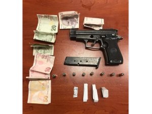 Okul çevresinde uyuşturucu satanlara operasyon