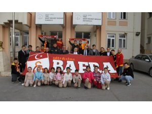 UltrAslan Bafra Taraftar Grubu kütüphane yeniledi