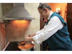 Özhaseki'den esnafa soğanlı menemen