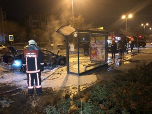 Başkent’te yanan araç kullanılamaz hale geldi