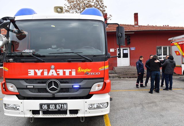 YHT kazazedelerinden Ankara İtfaiyesine teşekkür ziyareti