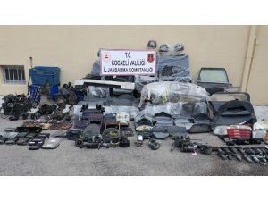 Kocaeli’de yasadışı yollardan getirilen yüzlerce oto parçasına el konuldu