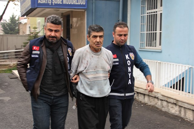 Annesini öldüren sanık hakim karşısında