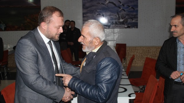 Yaşar, seçim çalışmalarında