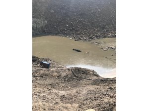 Kömür ocağında toprak kaydı, bir işçi su altında kaldı