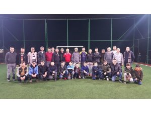 Öğretmen, öğrenci ve veli kaynaşma maçı yapıldı