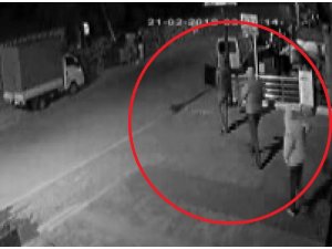 Girdikleri iş yerinden 2 dakikada 10 bin TL’lik vurgun yaptılar