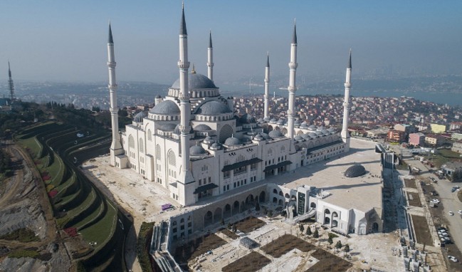 Çamlıca Camii'nde ilk ezan o gün okunacak!