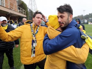 Fenerbahçeli taraftarlardan derbi öncesi ziyaret