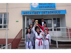Necatibey Ortaokulunda sporda büyük başarı