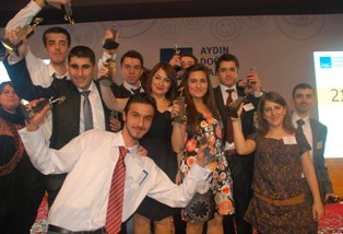 Selçuk İletişim yine ödül kazandı