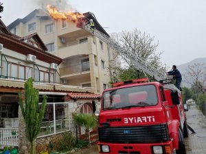 Marmaris’te korkutan yangın