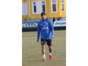 İstikbal Mobilya Kayserispor Nurettin Korkmaz 2,5 yıllık sözleşme imzaladı