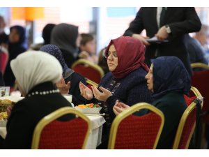 "Milletimiz hizmet üretenlerin yanında olmaya devam edecek"