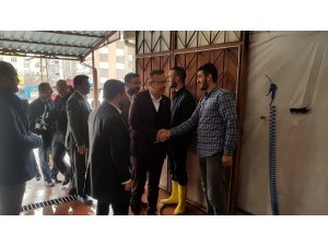 Seçen, AK Parti Belediye Başkan adayı Arı ile seçim gezisine katıldı