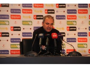 Erkan Sözeri’den hakemlere eleştiri