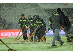 Medipol Başakşehir - Bursaspor maçı ertelendi