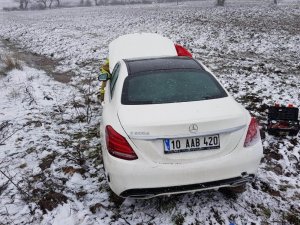 Kontrolden çıkan araç yol kenarına uçtu: 1 yaralı