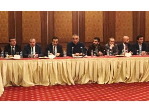 Bakan Ersoy, turizm sektörünün temsilcileriyle bir araya geldi