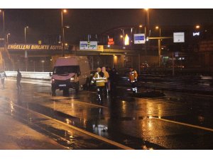 E-5’te yolun karşısına geçmeye çalışan şahsa araç çarptı: 1 ölü, 1 yaralı