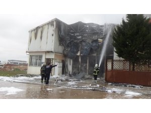 Ambalaj fabrikasında çıkan yangın korkuttu