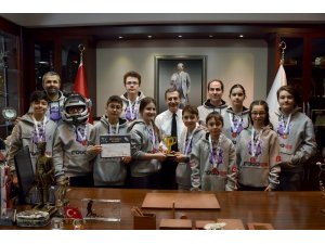 Kupayı Başkan Ataç’a getirdiler