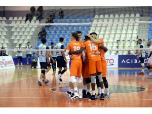 Voleybol: Efeler Ligi