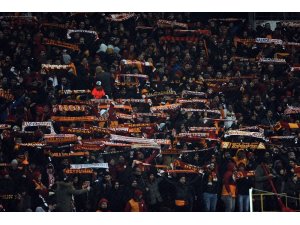 Spor Toto Süper Lig: Galatasaray: 0 - Akhisarspor: 0 (Maç devam ediyor)
