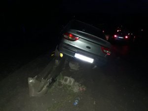 Kahramanmaraş’ta otomobil refüje çarptı: 4 yaralı
