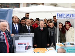 Bakan Varank, Gençlik Kolları Seçim Standı'nı ziyaret etti