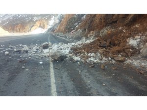 Suşehri'nde heyelan