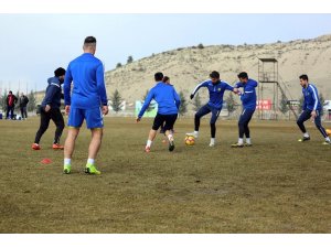E.Yeni Malatyaspor’da 10 futbolcunun sakatlanması antrenman sahasını kapattırdı