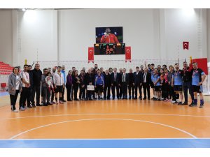 CÜ'de voleybol turnuvası sona erdi