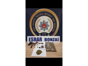 Bursa narkotik polisinden uyuşturucu tacirlerine baskın