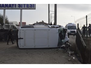 Tavşanlı’da trafik kazası: 3 yaralı