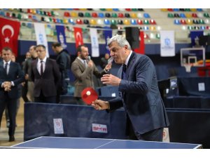 Başkan Karaosmanoğlu’nun vuruşuyla şampiyona başladı