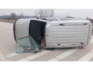 Yoldan çıkan araç takla attı: 4 yaralı