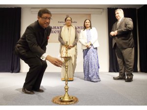 "Gandi'nin istediği şiddete başvurmamaktı"