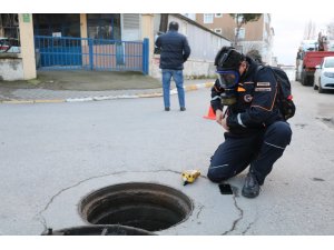 Tuzla’da kimyasal koku paniğinin yaşandığı yerde AFAD ekipleri araştırmalara katıldı