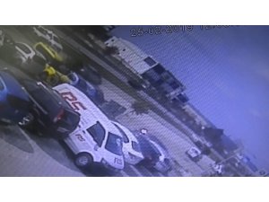 Bariyerlere çarparak takla atan otomobil 70 metre böyle sürüklendi
