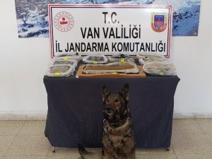 Dolap kapağında 9 kilo 226 gram eroin ele geçirildi
