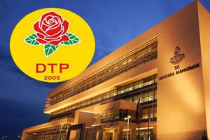 Anayasa Mahkemesi DTP'yi kapattı