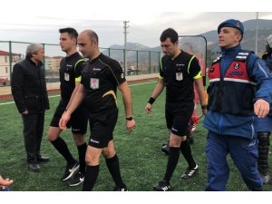 Hakemler, başkandan şikayetçi oldu