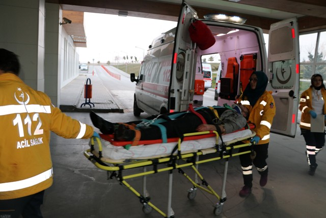 Karaman'da trafik kazası: 3 yaralı
