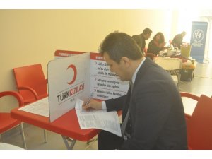 Gençlerden kan bağışı destek