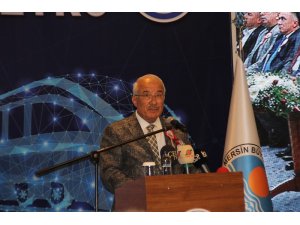 Kocamaz, Mersin Metrosu’nun tanıtımı yaptı