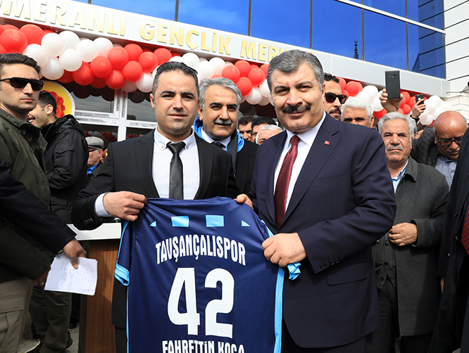 Tavşançalıspor’dan Bakan Koca’ya forma
