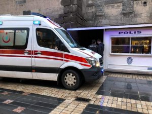 Tarihi kaleye çıkan şahıs kendine zarar verdi