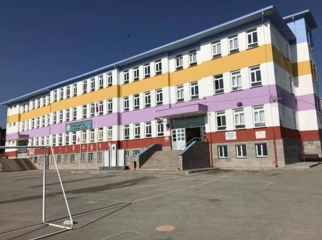 Öğrencilerden hayvanlara proje