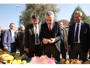 Mustafa Savaş: "Çerçioğlu Aydın’ı, inciri, zeytini, kestaneyi değil, kendisini markalaştırma çabasında"